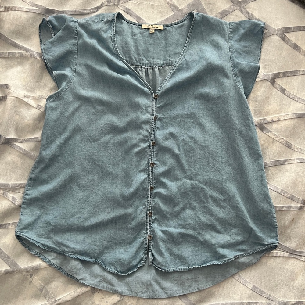 Les Serein Flutter Sleeve Blouse.  Like new. Size XL.